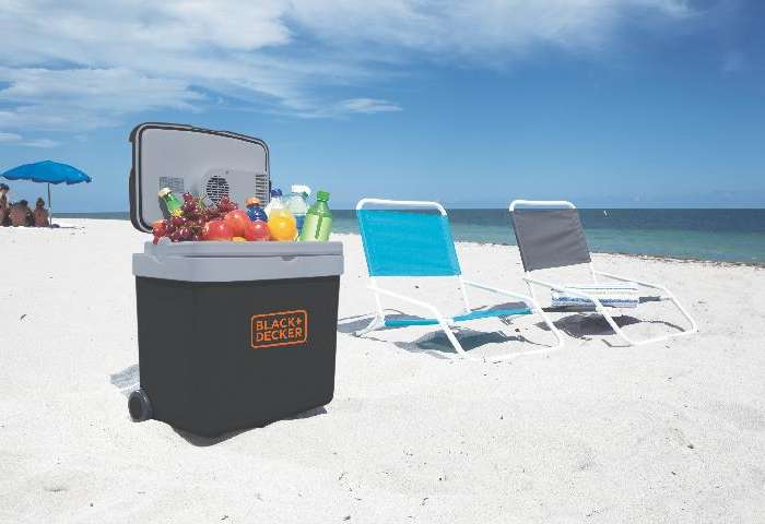 Black+ Decker BDC24l Thermoelectric Portable Automotive Car Beverage Cooler